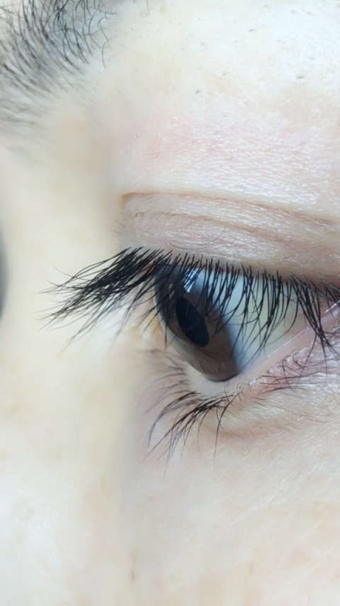 你还在为睫毛短,稀少而烦恼吗