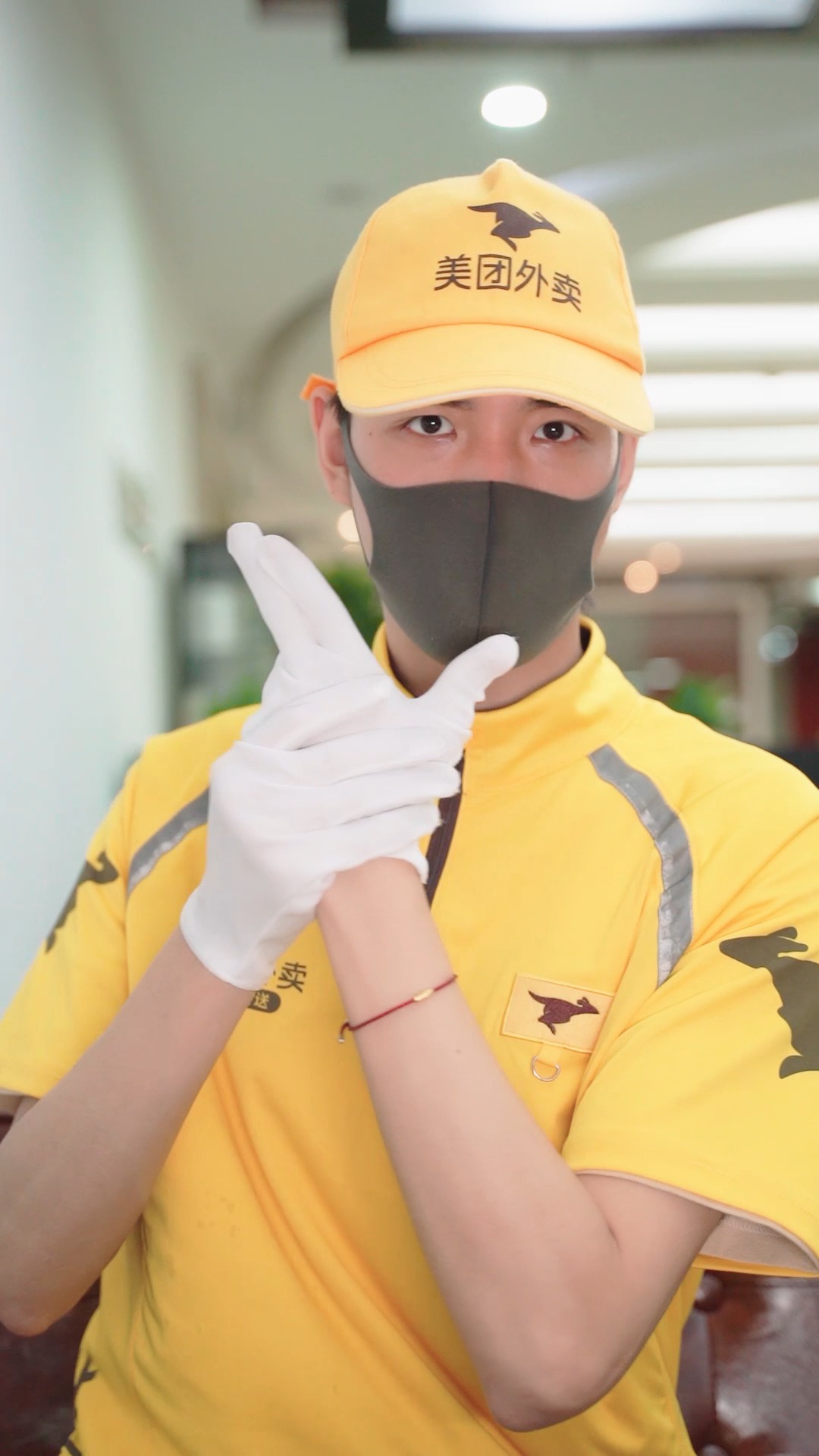 《外卖界的黄小明》第六集:外卖小哥带你吃鸡!