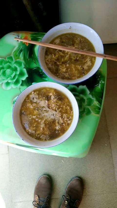 南川的特产,油茶,名(干劲汤)可以提神,很好喝,想学的留言