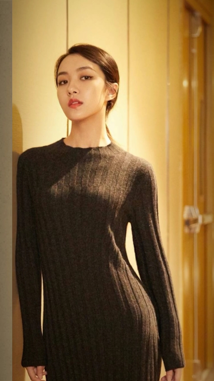 演员朱丽岚面庞干净,s身材,具有成星的潜质!