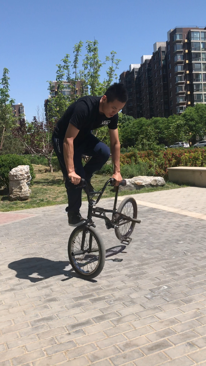 5��孙瑞}@{uid:151平地花式小轮车小轮车平地花式