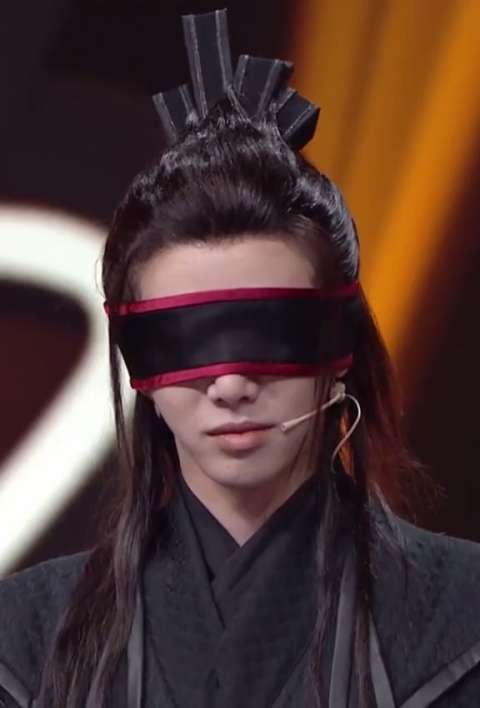 王牌对王牌:华晨宇五竹造型,全程带眼罩游戏盲猜有绝招