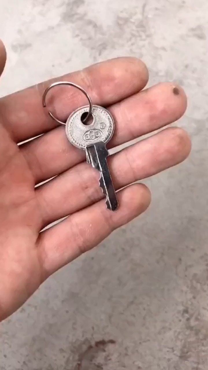 普通的钥匙经常容易丢,我发明了这款超级钥匙