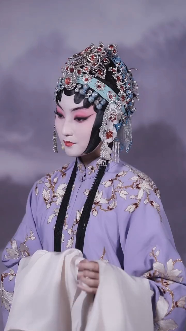 入目无别人四下皆是你 抖出京剧美 国粹 果小菁