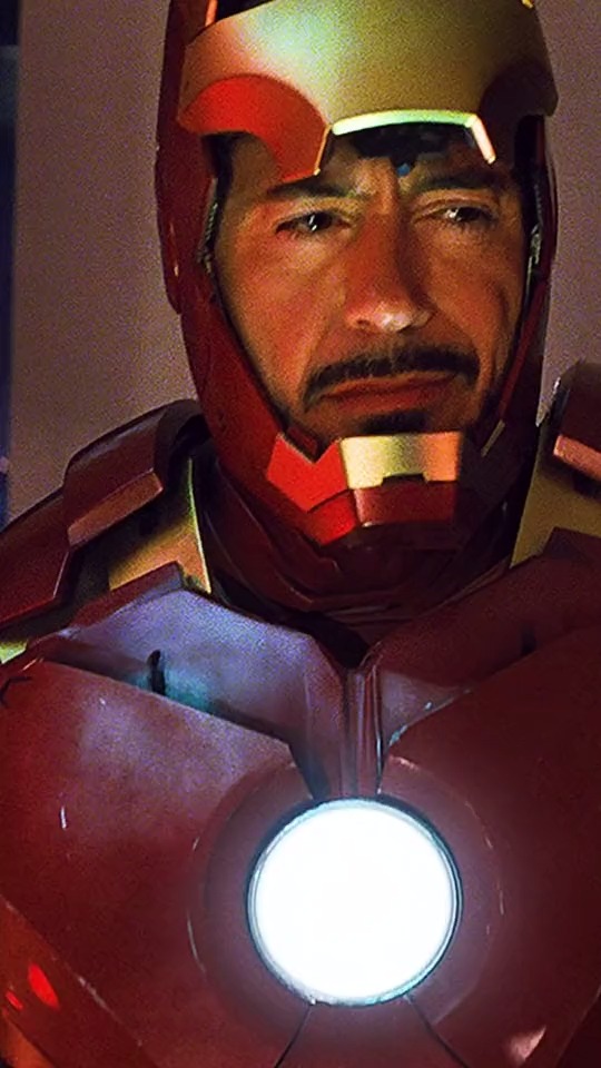 钢铁侠妮妮的眼睛会放光