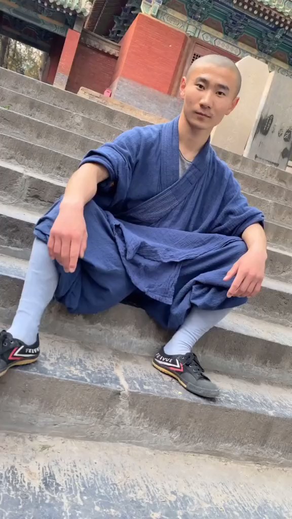 跟我一起奔跑吧少林僧少林延钦 推广嵩山少林寺