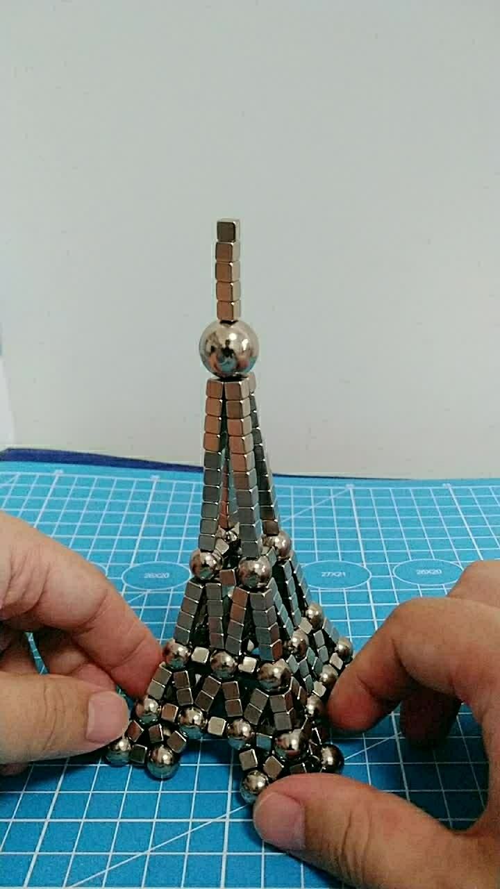 巴克球艾菲尔铁塔你想去巴黎吗?