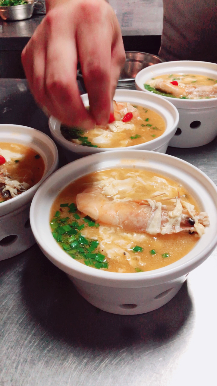 【美食打卡】青岛大虾汤,汤鲜味美,感谢蓝港海鲜厨房的厨师长亲自示范