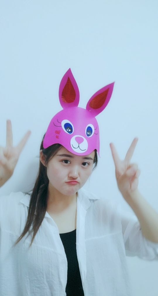 六一给小朋友制作的手工头饰  不知道小朋友们喜欢吗  先来试戴一下
