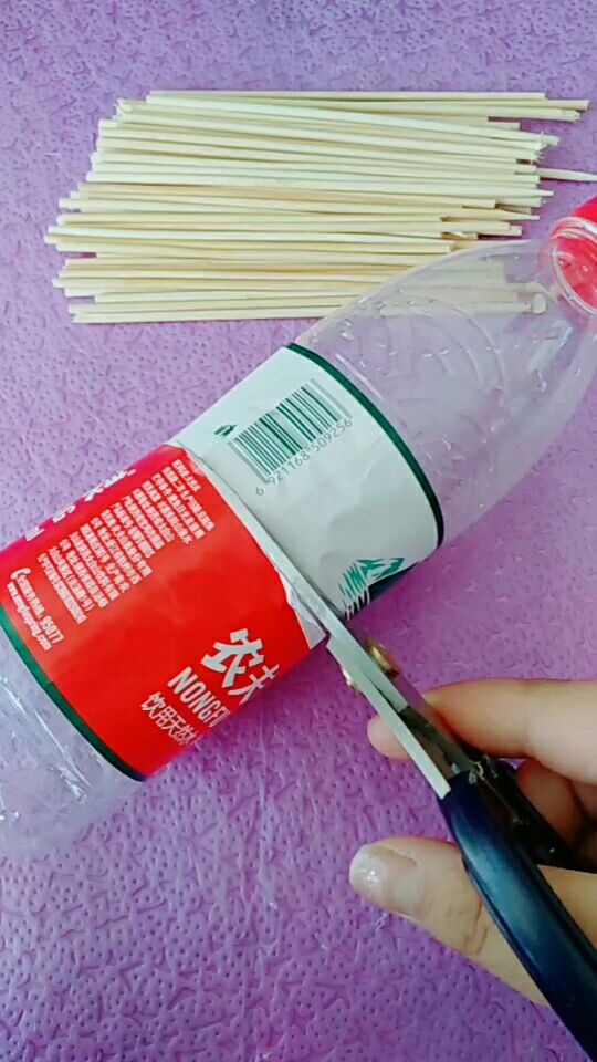 矿泉水瓶之变废为宝系列