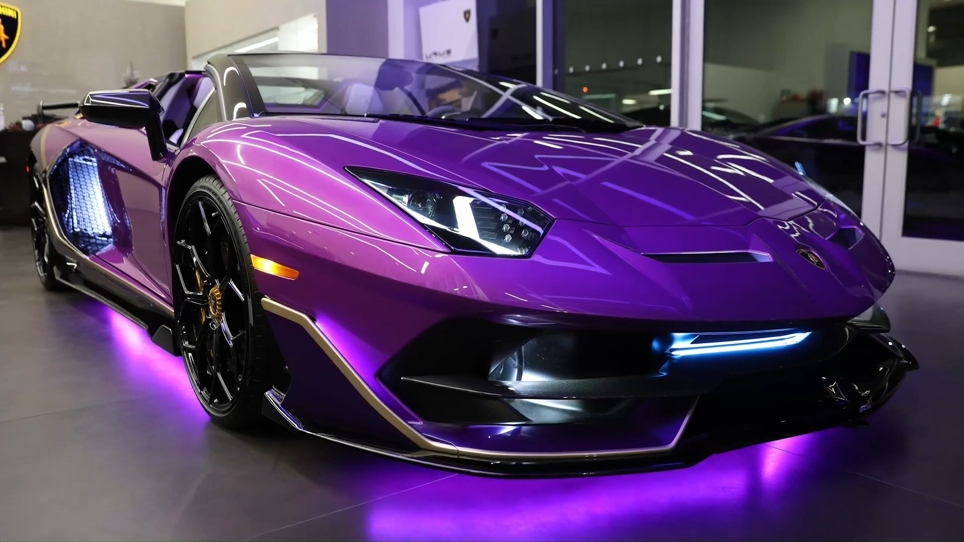 超跑的魅力-兰博基尼 aventador svj 敞篷版