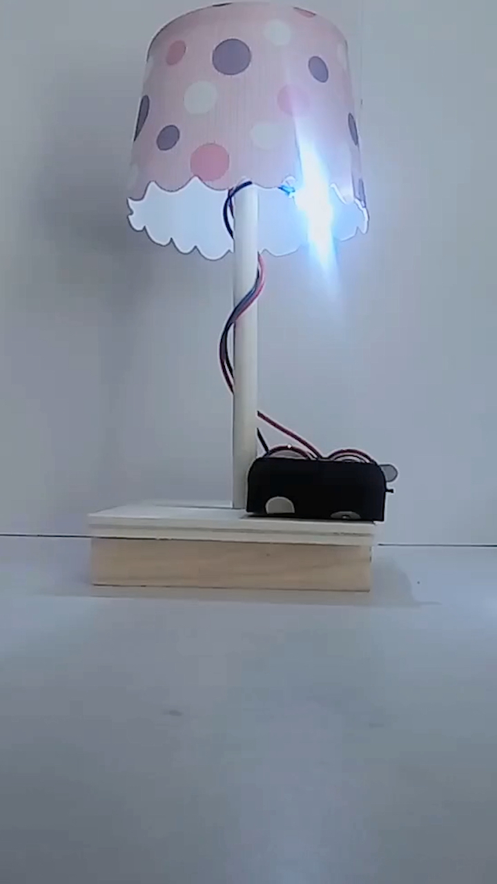 自制小台灯.纯手工.效果还不错.