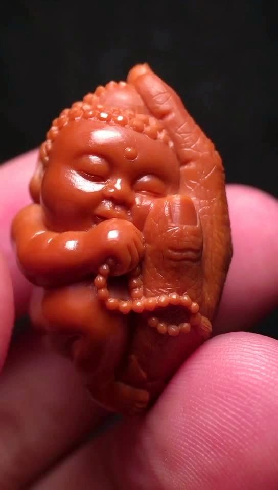 橄榄核雕刻《宝宝佛》