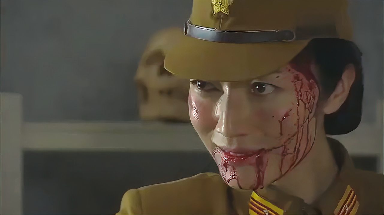 雪鹰:女鬼子拿高浓度病毒威胁,郁宁远及时赶到,枪杀掉鬼子