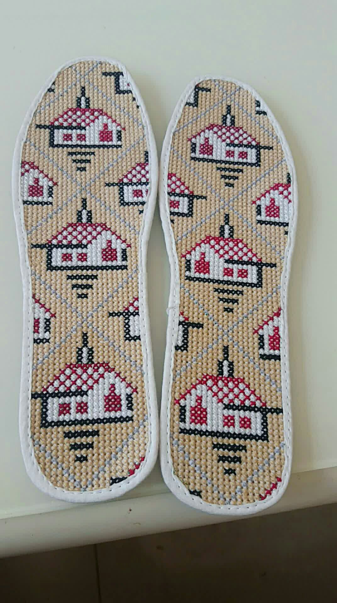 谁要成品十字绣鞋垫闲下几双,要的私聊我