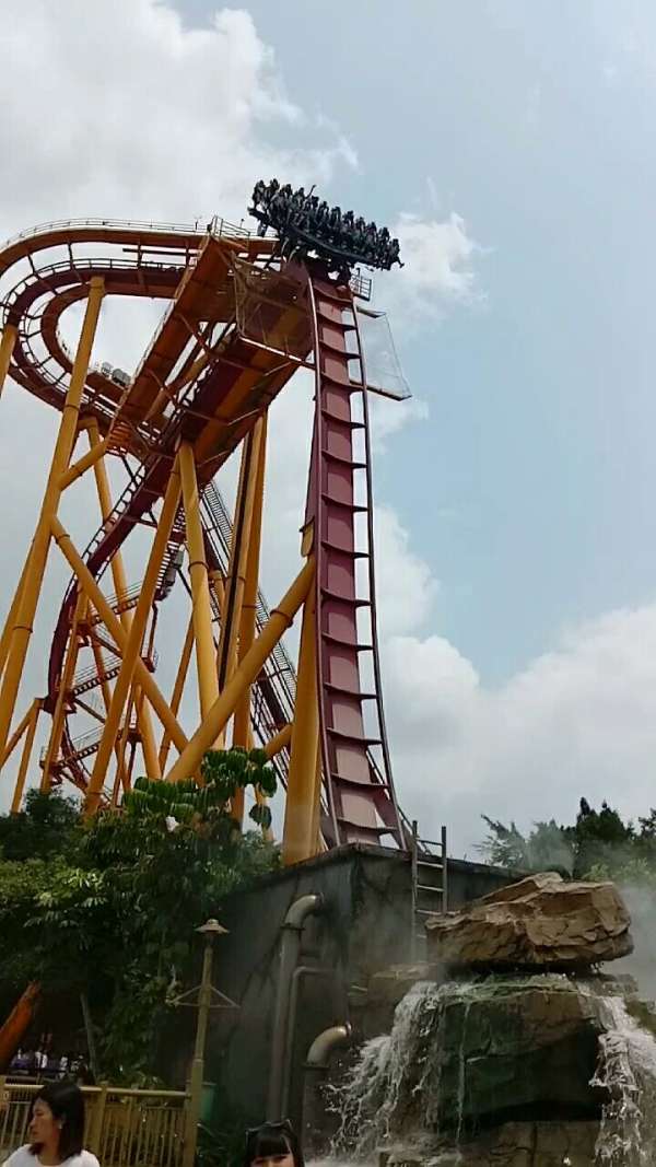 广州长隆欢乐世界——垂直过山车