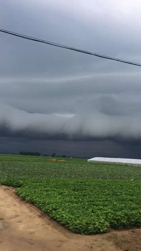 感觉天塌下来了好美