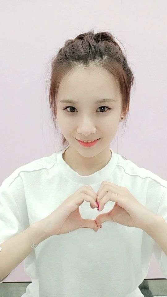 大家好,我是腾讯视频《创造101》选手张溪,请为我加油!