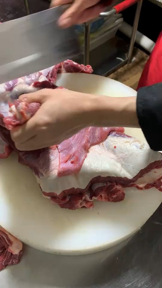 老师傅一看就知道这是个有病的牛肉