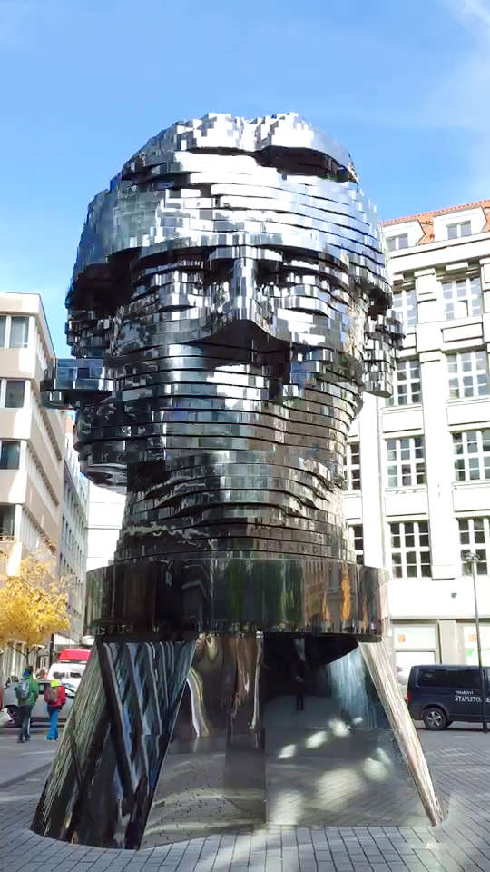 好有高科技的雕像