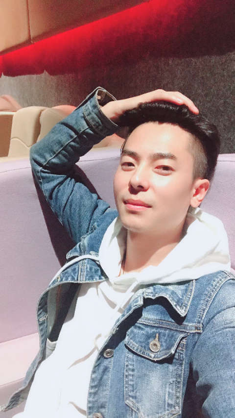 张世杰99商业日式造型0299 在微视发布了一个超有趣的视频,速