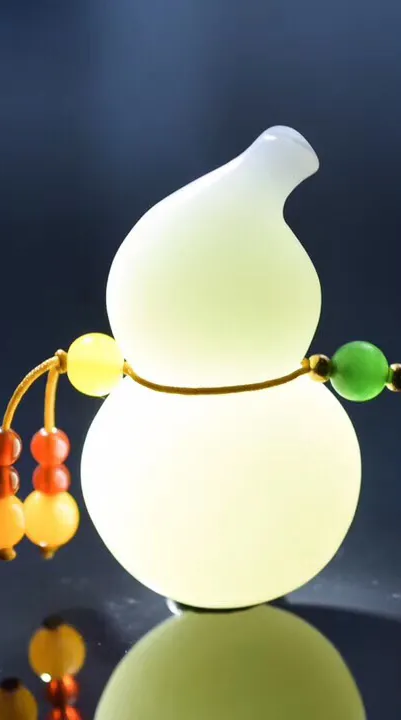 为何和田玉葫芦题材受欢迎?葫芦有何寓意?#和田玉 #玉石 #珠宝