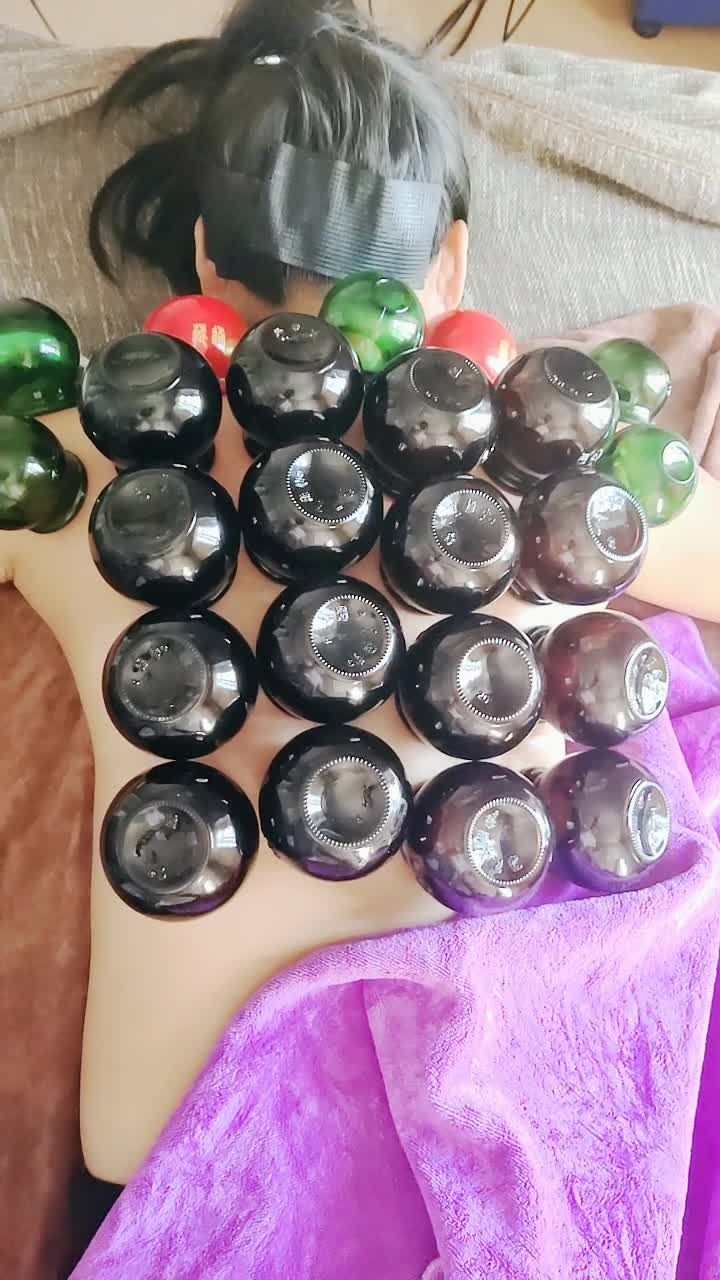 小姐姐一大早来拔罐排排毒91