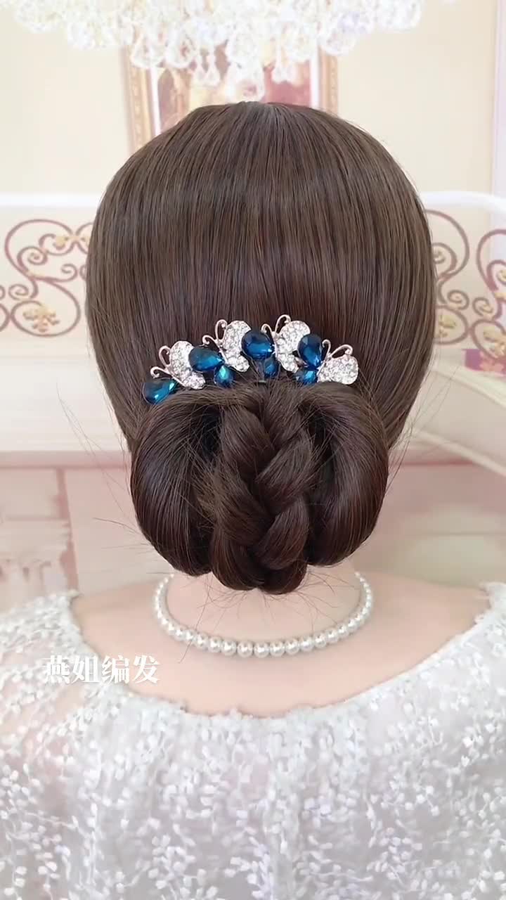 儿女结婚,妈妈这样盘发,高贵气质穿旗袍穿礼服都可以.