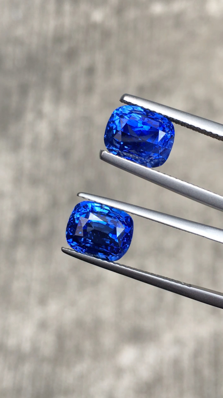 无烧皇家蓝蓝宝石配对.  grs证书,兰卡产地.  两粒共重10.30克拉