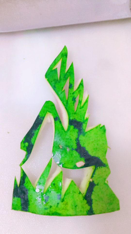 西瓜皮变身小天鹅,有点意思