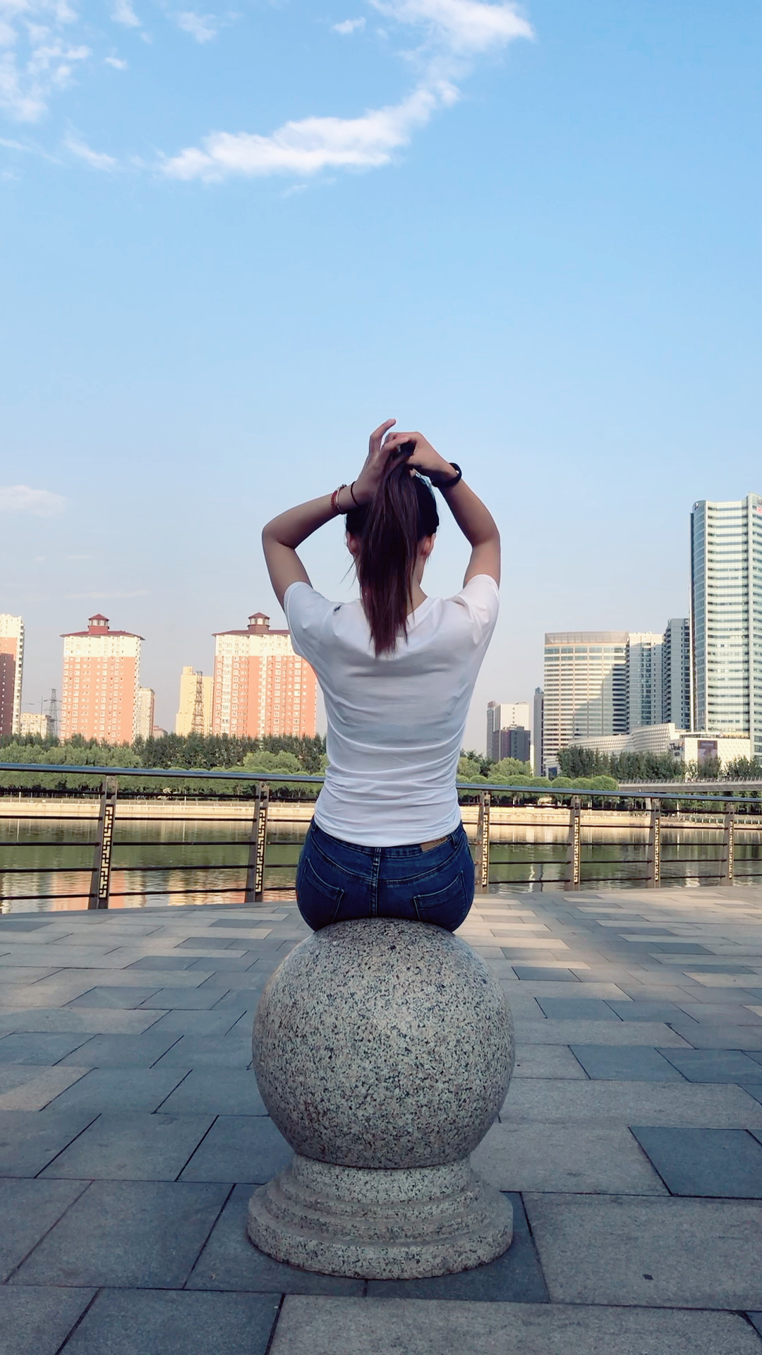 孤独的背影,等待