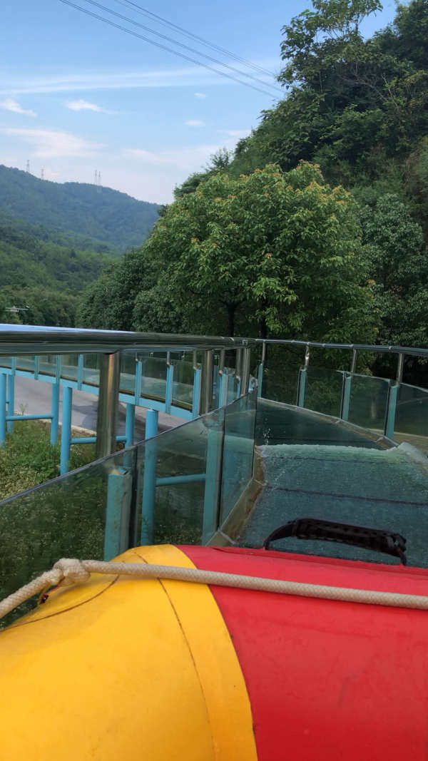 武汉锦里沟,玻璃漂流 @经纪人小微