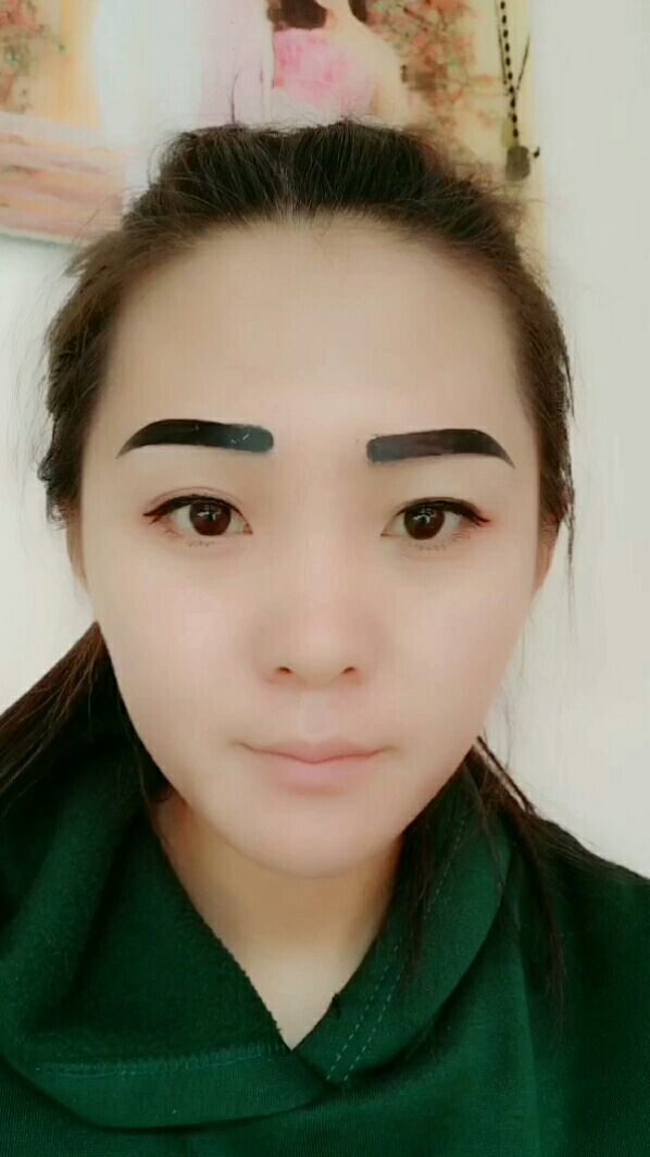 微商那买的假眉毛,有点吓人