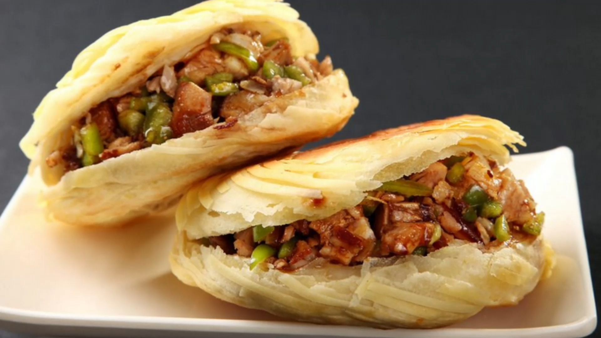 为什么肉夹馍明明是馍夹肉,却叫作肉夹馍?#每天一个冷知识