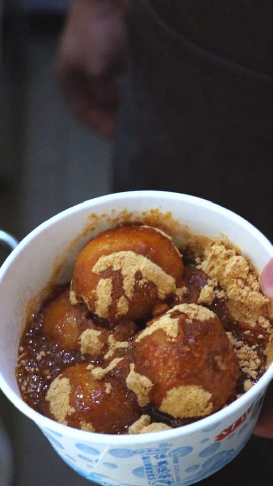 在昆明,一碗拥有76年的豆面汤圆,老板家,一碗汤圆三代人,味道非常板扎