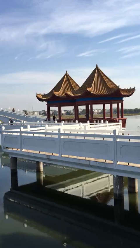 淮阳龙湖弦歌台九曲桥,在淮阳已经毕业了11年,再次到达这里,时间仿佛