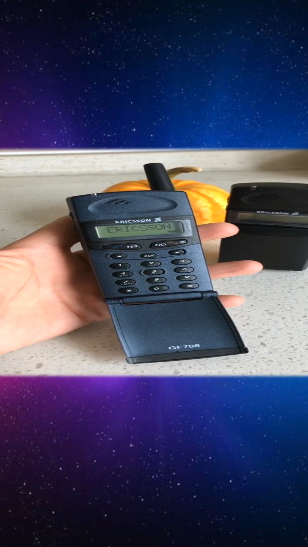 爱立信gf788,22年前的经典手机,现在看来是不是别具一格你见过吗经典