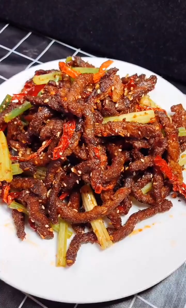 香辣牛肉丝你就这样做,真的非常好吃!