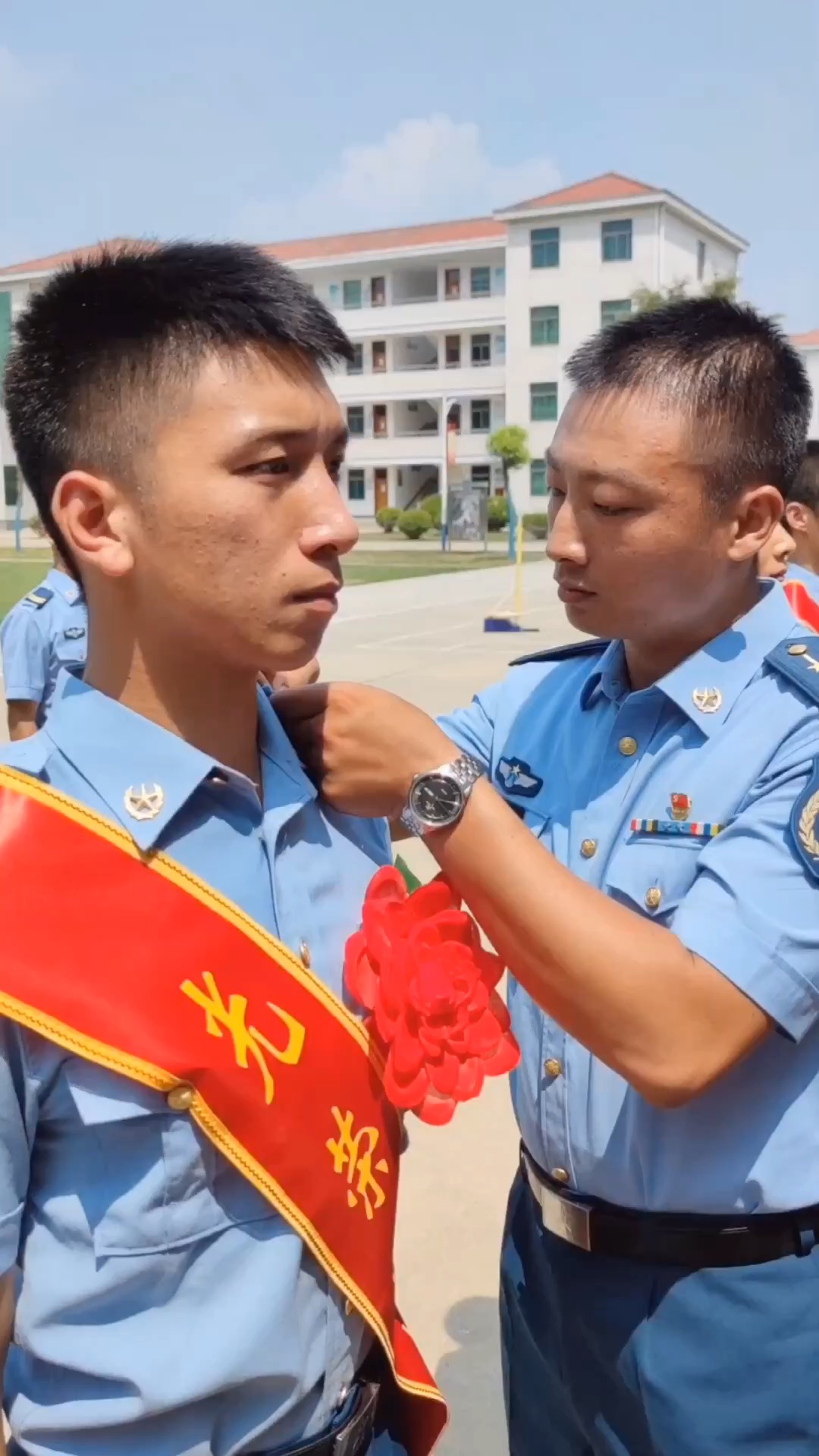 卸下军衔,我还是一个兵(顾熙熙 徐家旺 宋云飞)