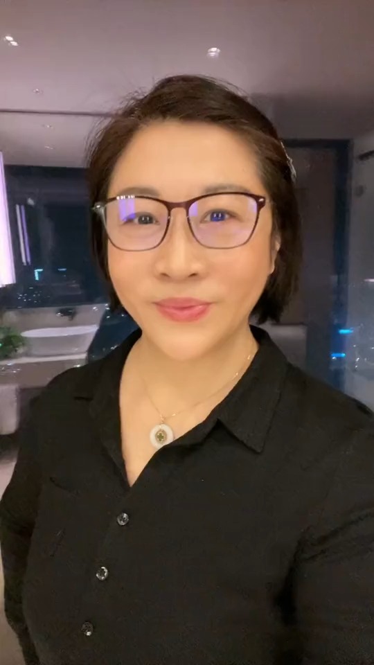 春玲医生在南京参加中国医促会的常委会呢,作为妇产科分会的主任委员