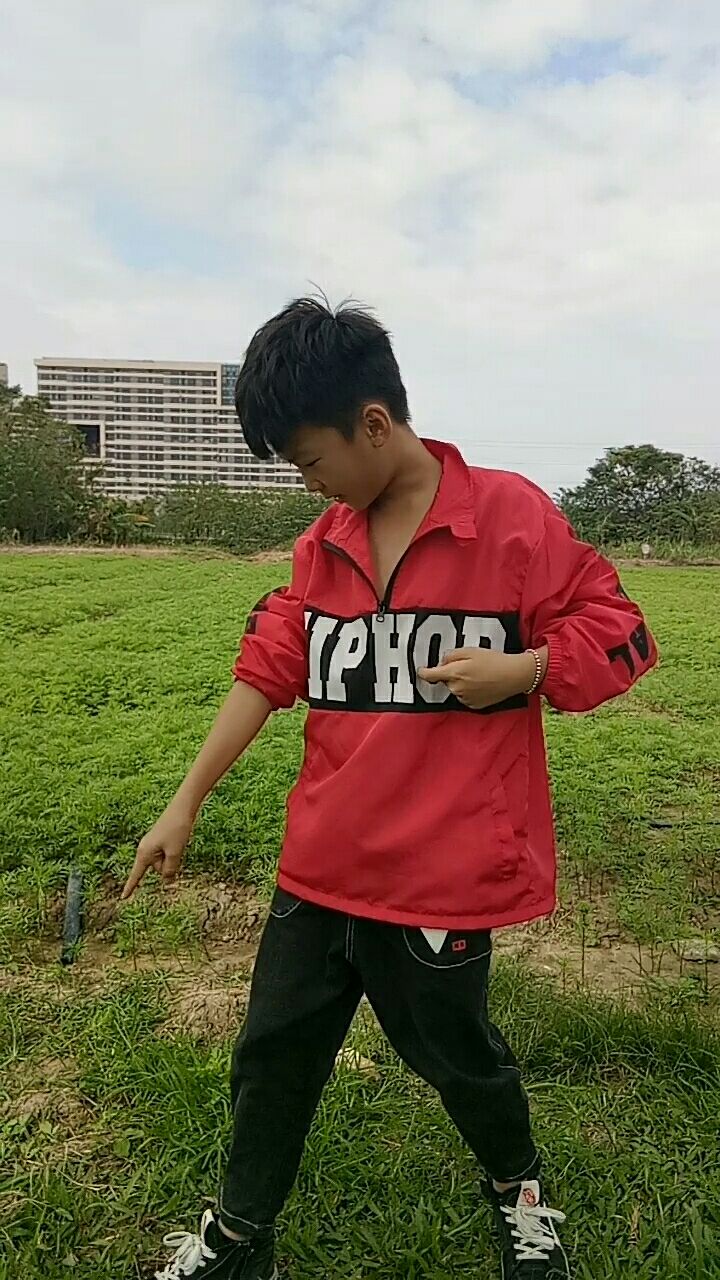 我李俊龙:对天发誓,对地发誓,好好学习,天天向上,耶耶耶707070