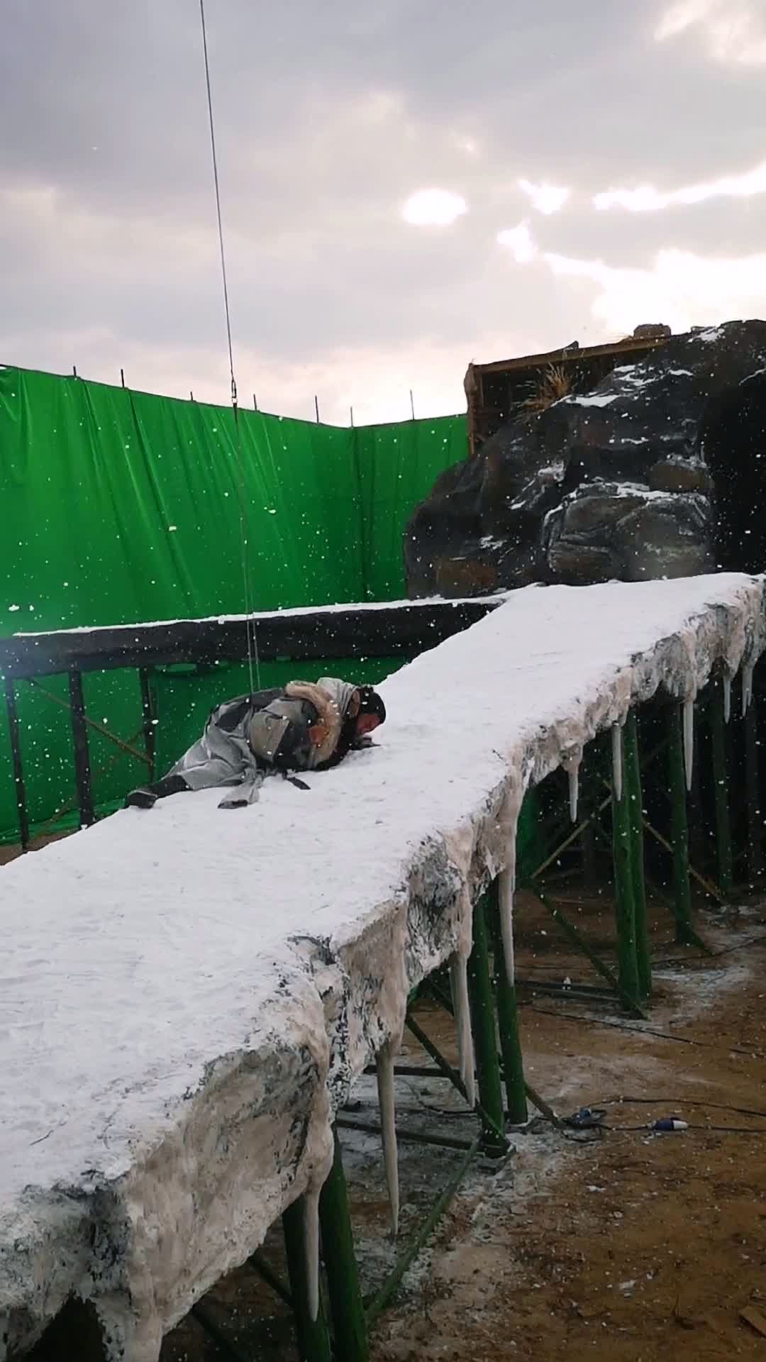 张骞险坠冰桥,他能否安全度过险桥,留下小红心后续更新@{uid