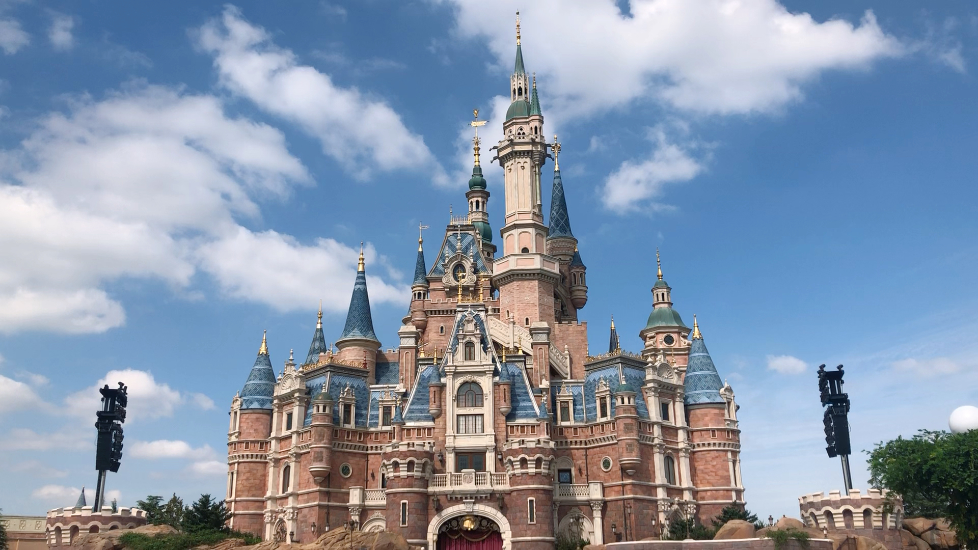 迪士尼乐园超宏大的城堡!萌化了老阿姨的少女心!