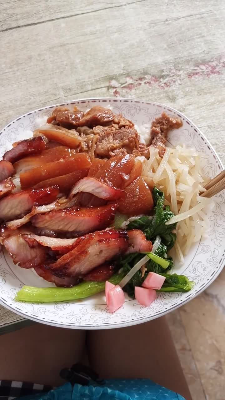 叉烧拼猪脚饭,了解一下