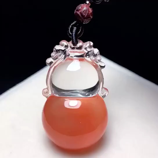 红水晶葫芦吊坠