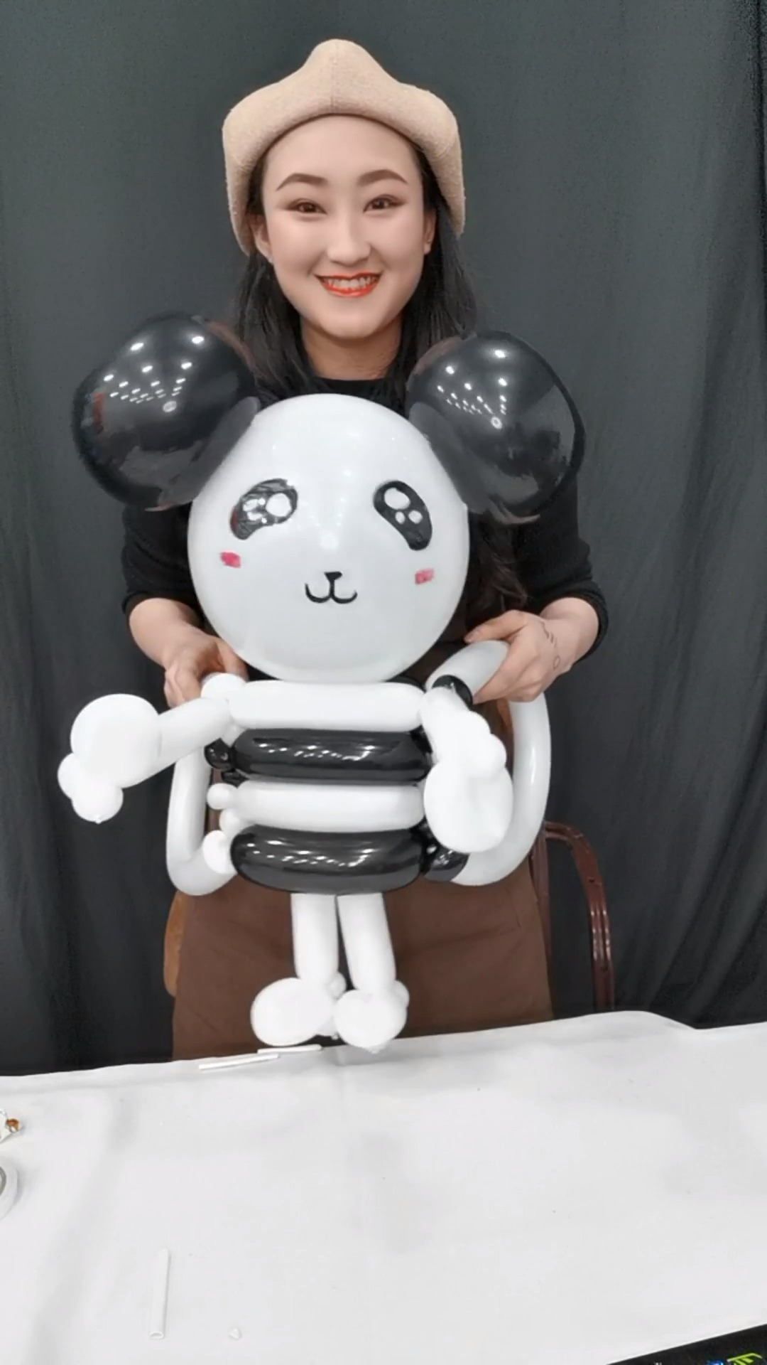 大家在问气球可以做熊猫吗?做好了,可以给我点个关注吗?