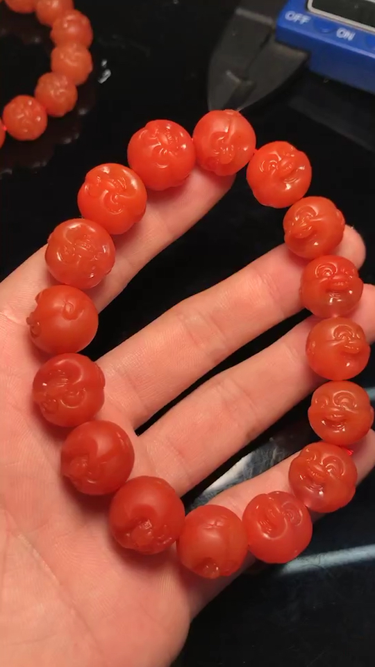 极品保山南红雕刻笑佛手串 喜欢的双击77关注