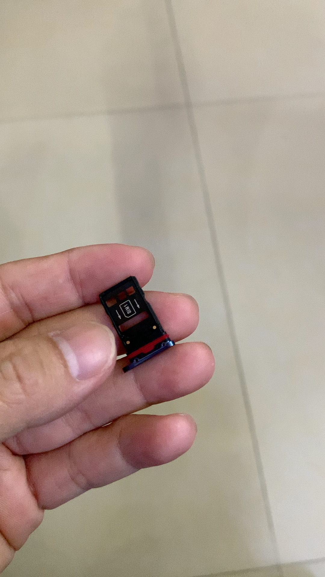 华为mate20pro手机卡槽