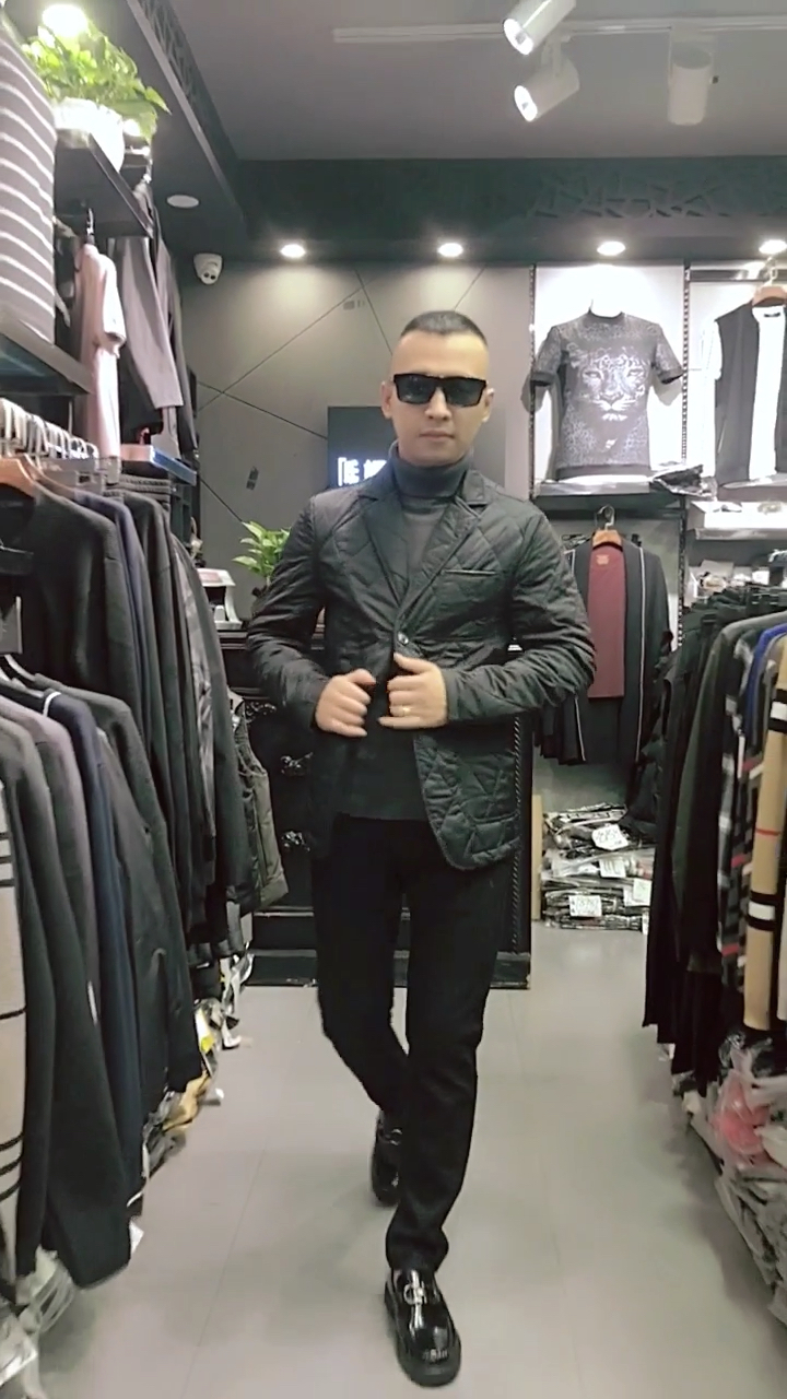 社会小哥范,有没有,评论像我开炮