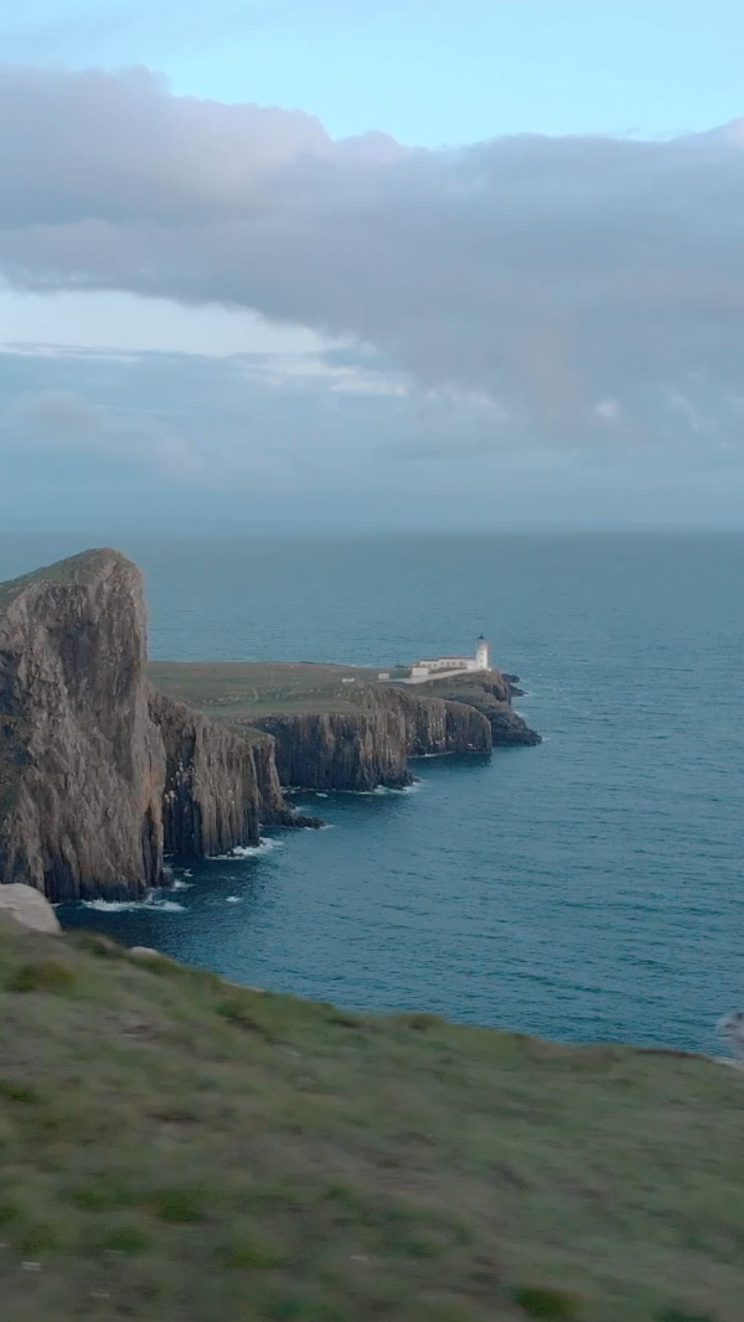 想和你一起去看海,走到世界尽头的灯塔.